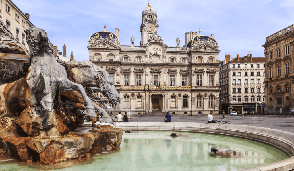 what to visit in Lyon France for a week-end or a day trip
place des terreaux
