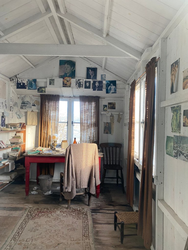 Dylan Thomas
Laugharne
The Boat House
Under Milk Wood
Do not gentle into that good night
Fern Hill