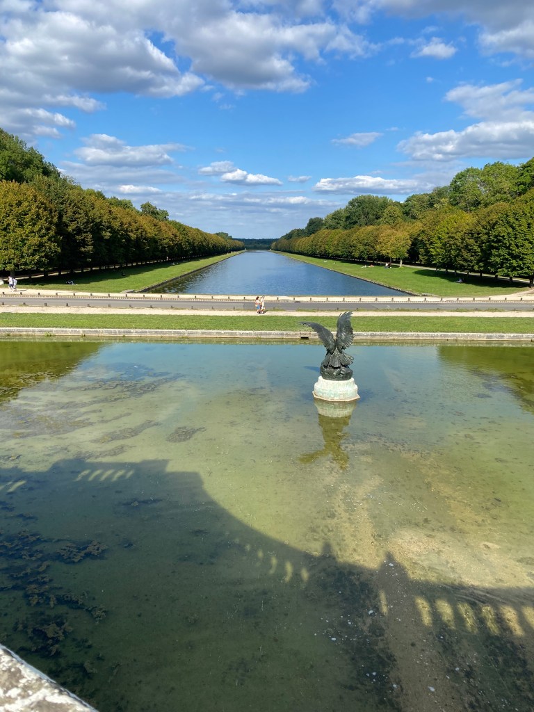 you can travel the world with a VERY MODEST budget - thinking you need to be super rich to have this lifestyle is completely false - as you can see my platform here is not the fanciest platform ever but ALL the information you need is here - and I’m here for you on the other side (yes there’s a real human behind) and all my content comes from my own LIFE EXPERIENCE that I build up from scratch

If you need support to get going and understand how to build this Path towards Freedom Smartly I’m available for Travel Coaching Consultations to answer ALL your questions and help you overcome whatever gets in the way for you to get going - I have packages of 5 or 10 sessions you can use over an extended period of time as this process takes time

Feel free to reach out to me at any time, I’m your sign your future will unfold while traveling the world, which is the most Beautiful & Fulfilling Lifestyle in the World!!

Two years ago, I would have never imagined I would still be flying across the world now - I thought to myself « let’s give it a try, and maybe in three months, I’ll just freak out, fly back and stay here again... » but when it’s for you, your path will be divinely protected and the universe will put the exact right people on your way to help you move forward. And maybe I’m one of them.

If you feel this calling is for you, if you feel this is your way because you don’t recognize yourself in the society around you right now, this is for you: my lifestyle plays on the fine line of being in and out of the world. Not completely in, never completely out. I’m just walking on the thread that gives you the best of the two worlds and I’m so happy about it that’s I’m now ready to share it with the world.

Don’t let Fear hold you back. Don’t let your mind tell you it’s not possible: every happy person on this planet has taken several leaps of faith. But you can do this safely. My lifestyle is not scary at all. I have visibility on where I will be over a 6month period of time. Being scared of the unknown is normal but as many people have been here to support me on my way, now it’s my turn to give back and to be here for you. I’ll facilitate your path. I’ll enjoy seeing you build a different version of what I did because my methods are 100% flexible and adaptive to your own reality and personality. You don’t follow any rigid system here, you get inspired on what I did so you BUILD YOUR OWN SMART JOURNEY.
Travel guides, travel coaching, freedom lifestyle