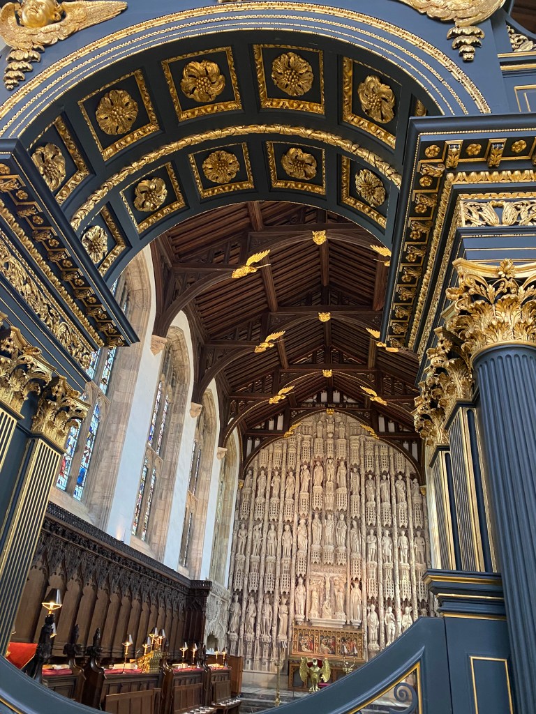 Oxford has plenty to offer without spending a penny! Here are some top free things to do in Oxford:

🏰 Wander the Colleges (Some Are Free!)

Many Oxford colleges are free to enter—especially during quieter times. Notable ones include:

Keble College – known for its unique striped brick architecture.

Exeter College – small, charming, and centrally located.

All Souls College – you can peek into the beautiful quadrangles.

📚 Visit the Bodleian Library & Radcliffe Camera (Exterior)

While tours inside the Bodleian require a ticket, the courtyards and exteriors are free to explore, and the Radcliffe Camera is one of the most photographed spots in Oxford.

🖼️ Explore the Ashmolean Museum

The oldest public museum in the UK is completely free and full of art, archaeology, and fascinating artifacts from around the world. I went there for a few hours and definitely had an amazing time!! I recommend 100%!

🎭 Catch a Free Event or Talk

Check the university and museum calendars—free lectures, poetry readings, and exhibitions happen regularly, especially during term time. Oxford is so alive with the hectic student life that there are always events happening.

🛍️ Stroll Through Covered Market

Even if you don’t buy anything, the historic Covered Market is worth visiting for its atmosphere, quirky shops, and local food stalls. It’s definitely worth a visit, it’s very ancient and quaint!

⛪ Visit the University Church of St Mary the Virgin

Entry to the church is free (though the tower has a fee). It offers Gothic architecture and a great spot to rest in quiet. Hope you get there when it’s a bit quiet as many visitors tend to walk around but I really liked the atmosphere of this small old church. 

Which Park to choose in Oxford?

After a city break, time for a rest in nature and Oxford has a lot to offer!

🌳 University Parks

More botanical and landscaped: Tree-lined paths, rare plant species, and curated gardens.

Peaceful and spacious: Great for a tranquil walk, a book under a tree, or a relaxed picnic.

Less touristy: Feels more like a secret escape used by locals and students.

Bonus: You might spot some cricket on the playing fields.

🐄 Christ Church Meadow

Pastoral and iconic: Sweeping views of the college spires, grazing cows, and the river Thames (Isis).

Photogenic and atmospheric: The views toward Christ Church College are breathtaking.

More historical feel: Feels like stepping into a painting of Oxford’s academic past.

Busy with tourists: Especially on sunny days.

💬 Verdict:

If you want serene natural beauty and fewer crowds: go to University Parks.

If you want classic Oxford charm with postcard views: visit Christ Church Meadow.